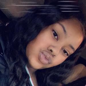 Meet your Posher, Aunna